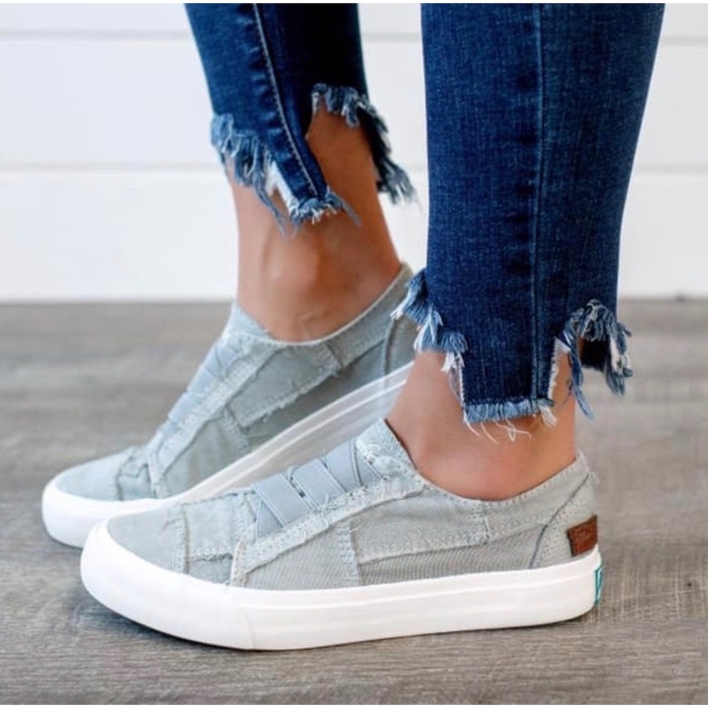 Blowfish Malibu Play Sneaker Women 8 Grey Beachy Distressed Canvas Slip On Shoes